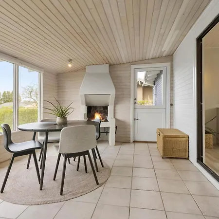 Сasa de vacaciones 2 Bedroom Amazing In *