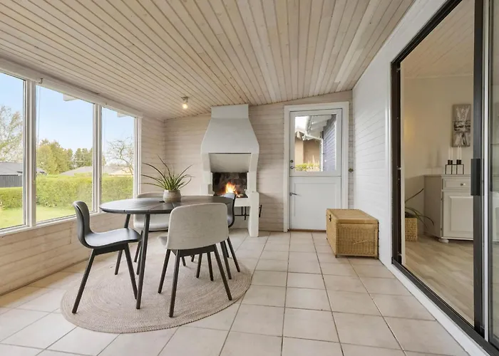 Сasa de vacaciones 2 Bedroom Amazing In *